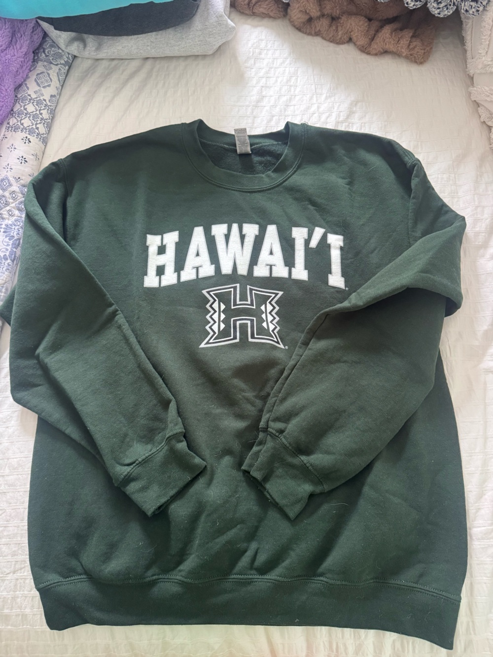 Gildan Dark Green Hawai'i Crewneck Sweatshirt with White Lettering